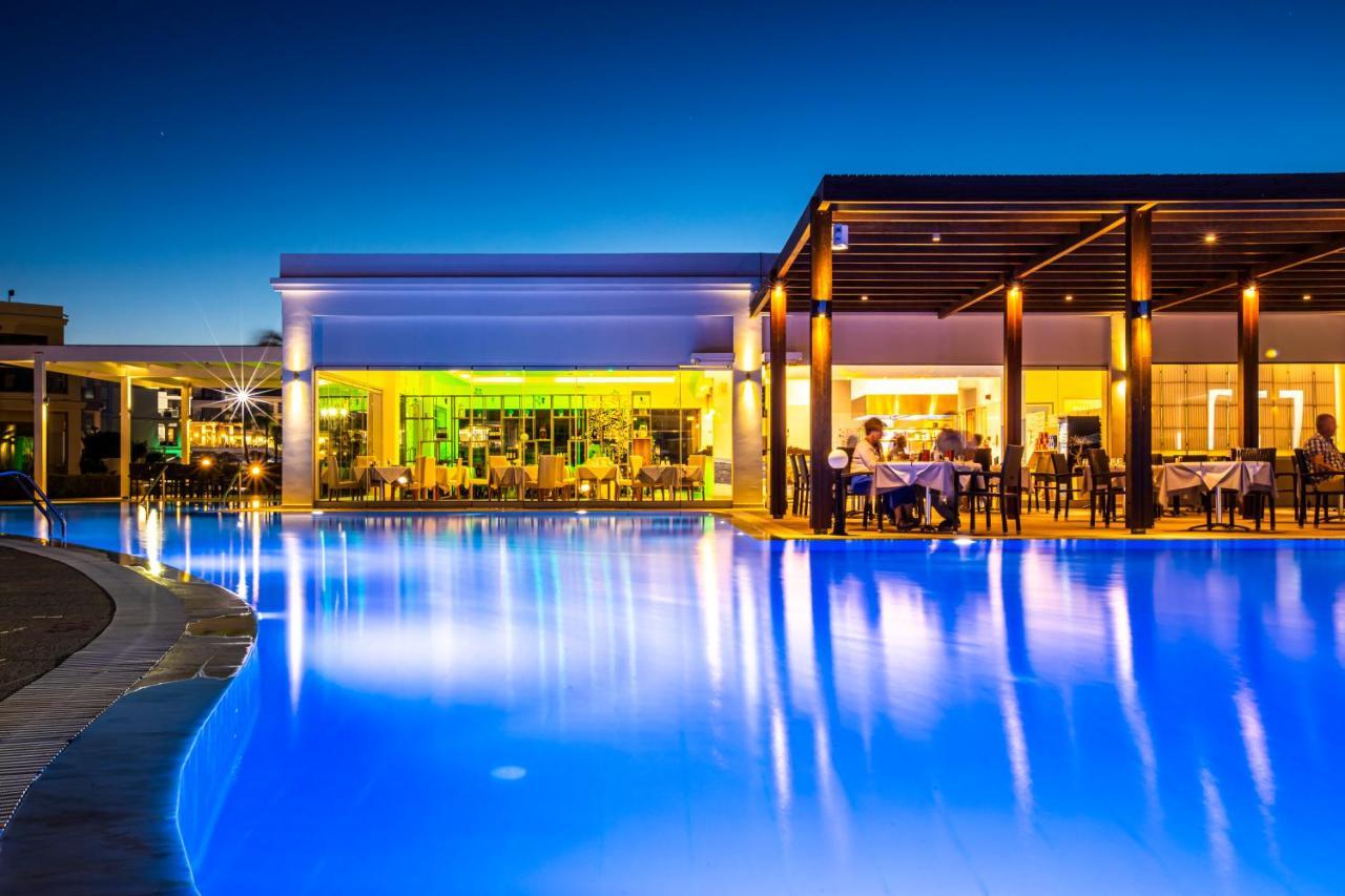 Asterias Beach Resort 아판토우 외부 사진