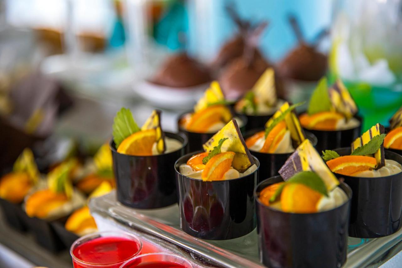 Asterias Beach Resort 아판토우 외부 사진