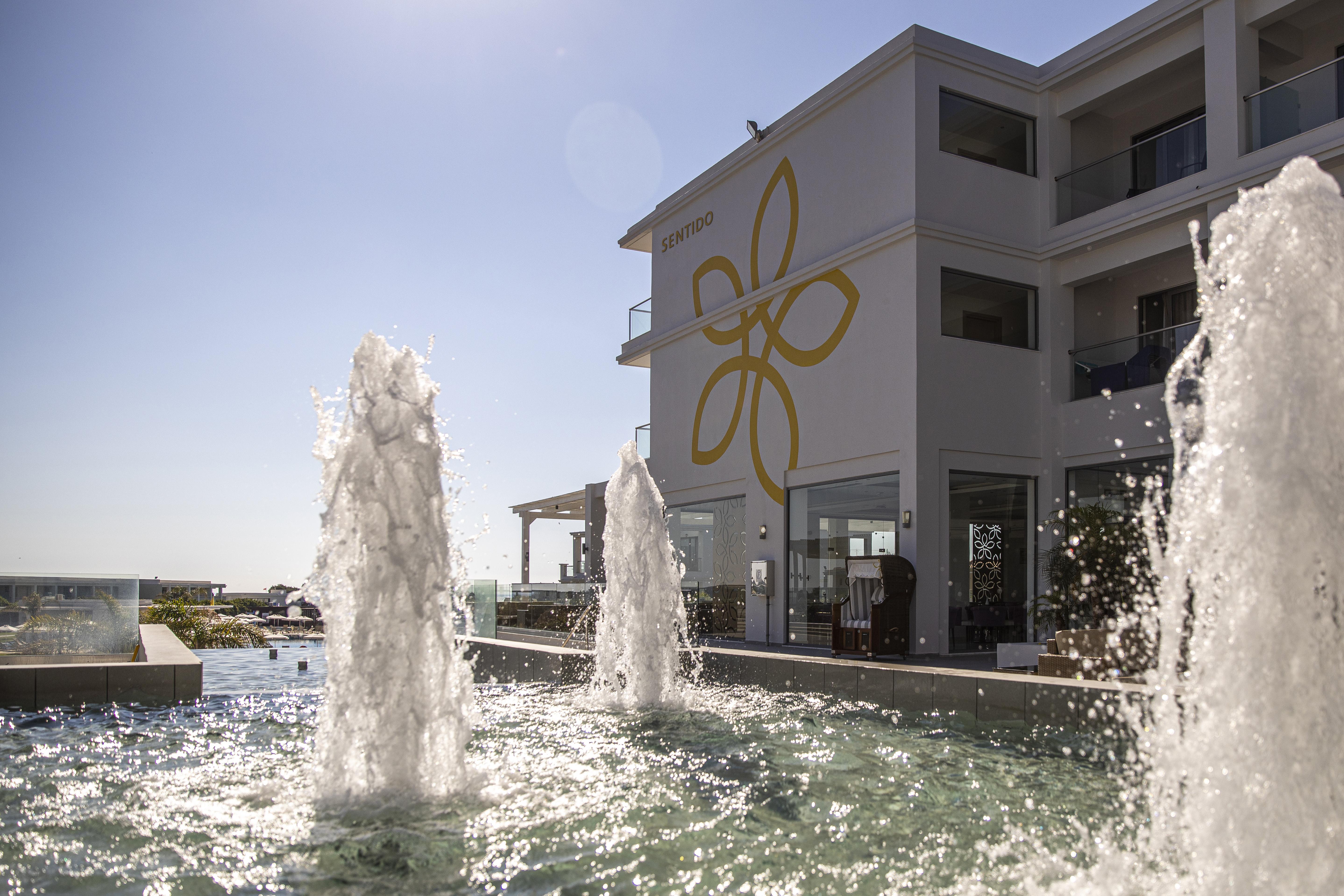 Asterias Beach Resort 아판토우 외부 사진