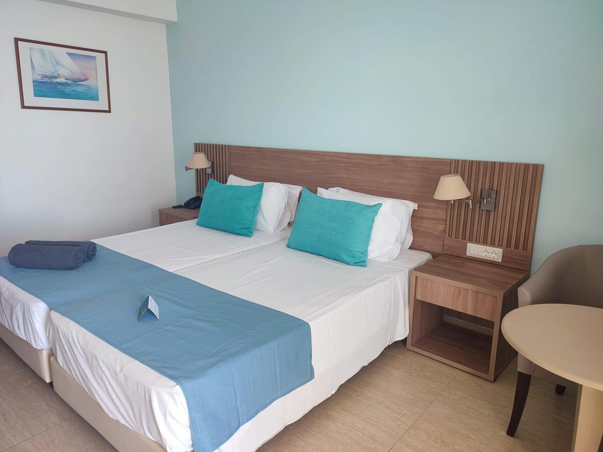 Asterias Beach Resort 아판토우 외부 사진