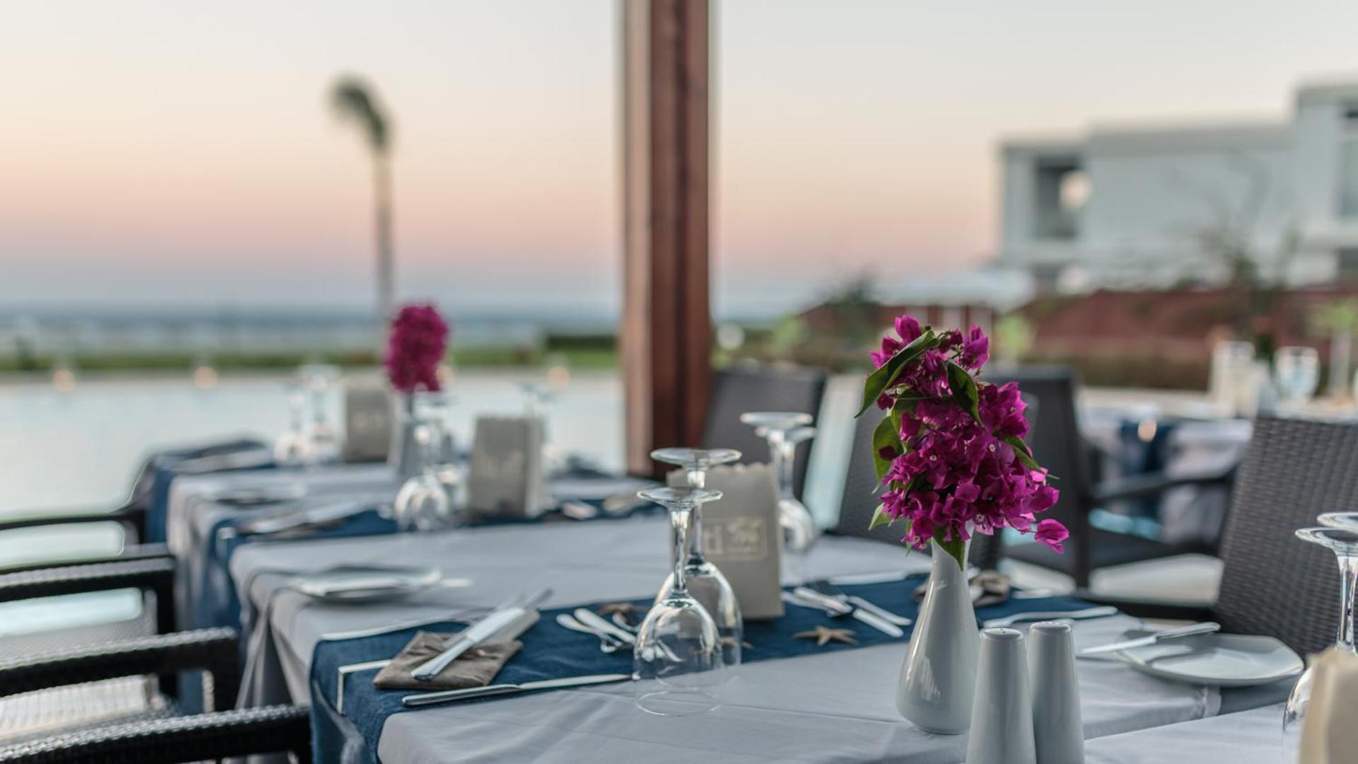 Asterias Beach Resort 아판토우 외부 사진