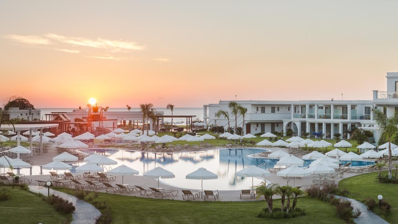 Asterias Beach Resort 아판토우 외부 사진